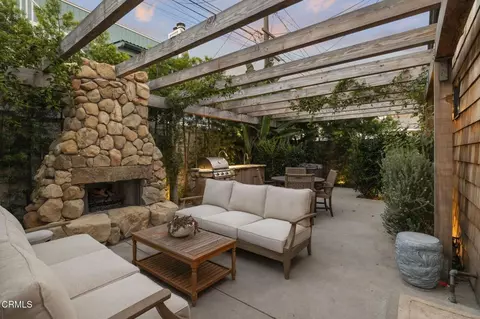 Exterior - 117 Tujunga Ave, Oxnard, CA 93035 photo 3 of 8