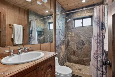 Bath - 117 Tujunga Ave, Oxnard, CA 93035 photo 6 of 7