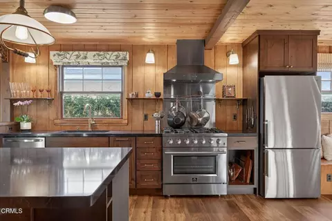Kitchen - 117 Tujunga Ave, Oxnard, CA 93035 photo 2 of 6