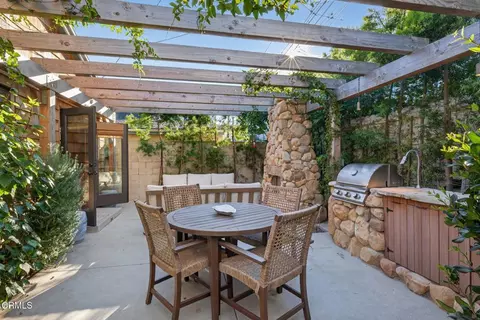 Exterior - 117 Tujunga Ave, Oxnard, CA 93035 photo 5 of 8