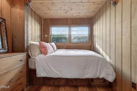 Bedroom - 117 Tujunga Ave, Oxnard, CA 93035 photo 7 of 8