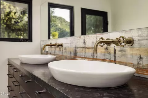 Bath - 1417 Foothill Rd, Ojai, CA 93023 photo 1 of 3