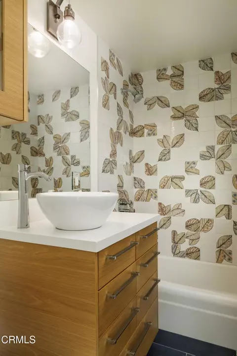Bath - 1417 Foothill Rd, Ojai, CA 93023 photo 3 of 3