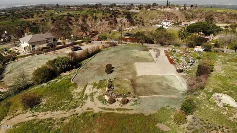 702 W Highland Dr, Camarillo, CA 93010