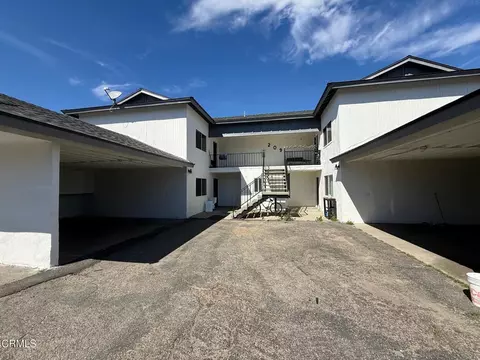 209 W Santa Barbara St, Santa Paula, CA 93060
