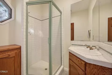 Bath - 10995 Alto Ct, Oak View, CA 93022 photo 3 of 4