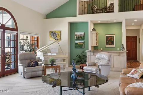 Living - 10995 Alto Ct, Oak View, CA 93022 photo 2 of 4