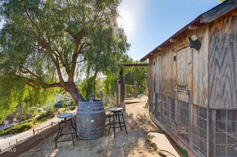 Exterior - 559 N Loop Dr, Camarillo, CA 93010 photo 18 of 24
