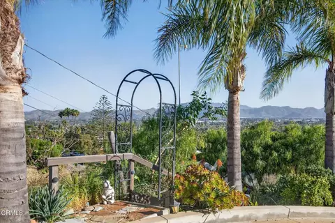 Exterior - 559 N Loop Dr, Camarillo, CA 93010 photo 17 of 24