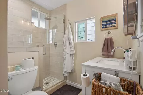 Bath - 559 N Loop Dr, Camarillo, CA 93010 photo 2 of 3