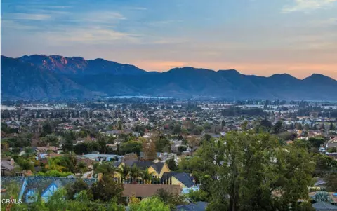 View/Area - 559 N Loop Dr, Camarillo, CA 93010 photo 2 of 6