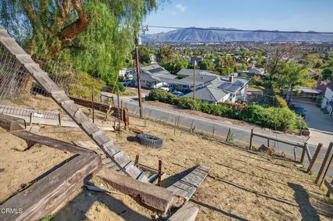 Exterior - 559 N Loop Dr, Camarillo, CA 93010 photo 19 of 24