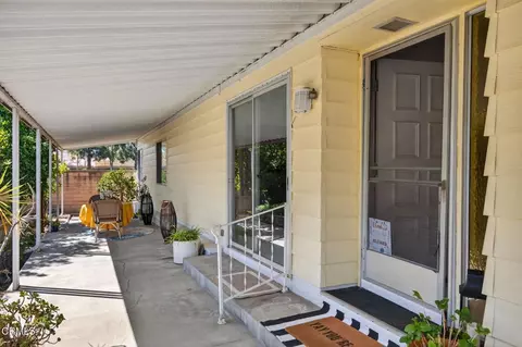 8 Calle Fronte #204, Camarillo, CA 93012