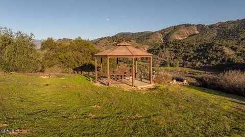 Exterior - 700 Thomas St, Oak View, CA 93022 photo 7 of 9