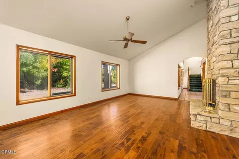 Living - 700 Thomas St, Oak View, CA 93022 photo 3 of 4