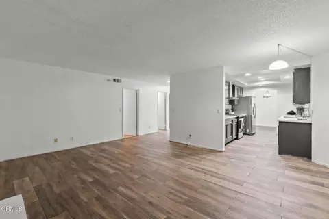 Living - 1501 Pisco Ln, Oxnard, CA 93035 photo 3 of 4