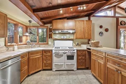 Kitchen - 757 Mcnell Rd, Ojai, CA 93023 photo 2 of 4
