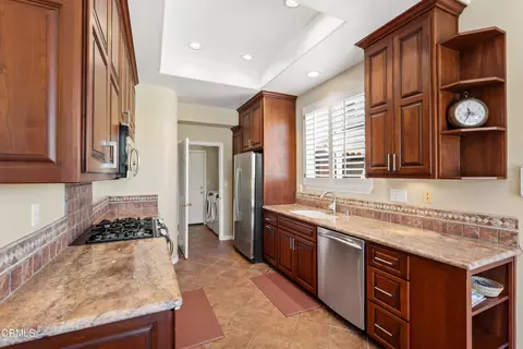 Kitchen - 1022 Corte Augusta, Camarillo, CA 93010 photo 1 of 4