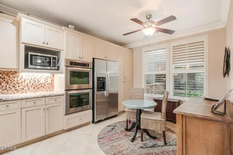 Kitchen - 1512 Seabridge Ln, Oxnard, CA 93035 photo 7 of 8