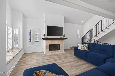 Living - 264 Hollywood Blvd, Oxnard, CA 93035 photo 3 of 4