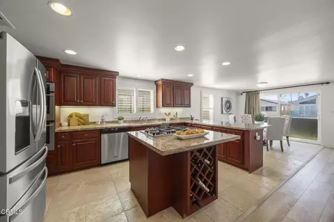 Kitchen - 264 Hollywood Blvd, Oxnard, CA 93035 photo 4 of 5