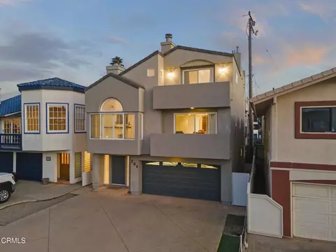 Exterior - 264 Hollywood Blvd, Oxnard, CA 93035 photo 2 of 10