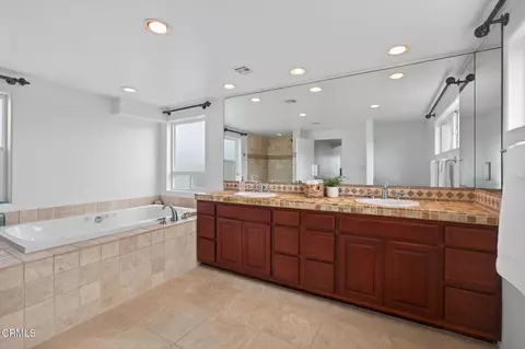 Bath - 264 Hollywood Blvd, Oxnard, CA 93035 photo 1 of 7
