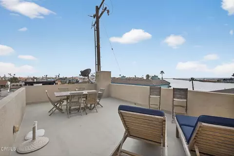 Exterior - 264 Hollywood Blvd, Oxnard, CA 93035 photo 9 of 10