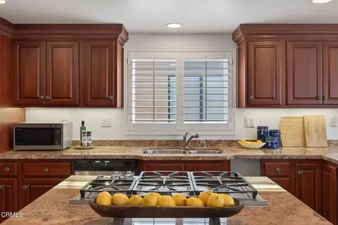 Kitchen - 264 Hollywood Blvd, Oxnard, CA 93035 photo 4 of 5