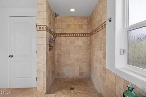 Bath - 264 Hollywood Blvd, Oxnard, CA 93035 photo 3 of 7