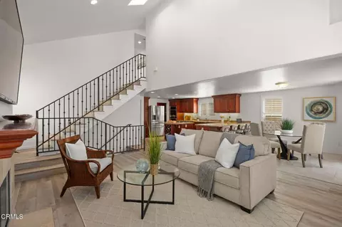 Living - 264 Hollywood Blvd, Oxnard, CA 93035 photo 2 of 2