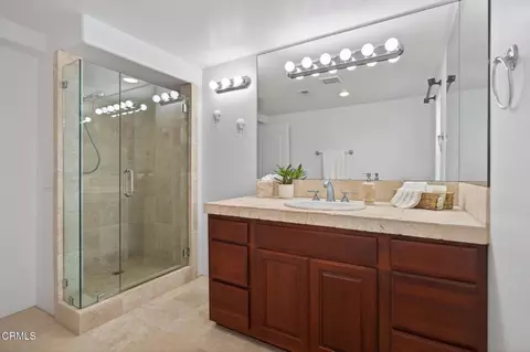Bath - 264 Hollywood Blvd, Oxnard, CA 93035 photo 4 of 7