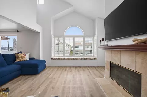 Living - 264 Hollywood Blvd, Oxnard, CA 93035 photo 1 of 4