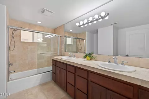 Bath - 264 Hollywood Blvd, Oxnard, CA 93035 photo 6 of 7