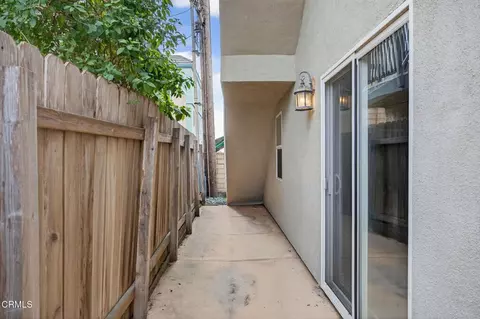 Exterior - 264 Hollywood Blvd, Oxnard, CA 93035 photo 7 of 10