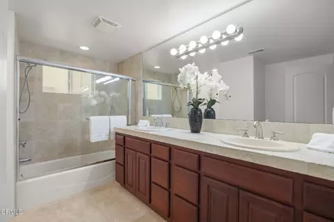 Bath - 264 Hollywood Blvd, Oxnard, CA 93035 photo 7 of 7