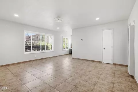 Living - 1920 N H St #133, Oxnard, CA 93036 photo 1 of 2