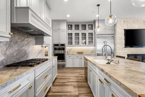 Kitchen - 4173 Caribbean St, Oxnard, CA 93035 photo 2 of 3