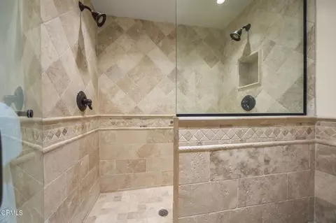 Bath - 3715 Sunset Ln, Oxnard, CA 93035 photo 4 of 9