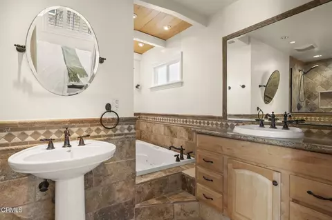 Bath - 3715 Sunset Ln, Oxnard, CA 93035 photo 2 of 9