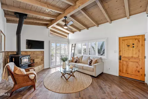 Living - 3715 Sunset Ln, Oxnard, CA 93035 photo 3 of 4