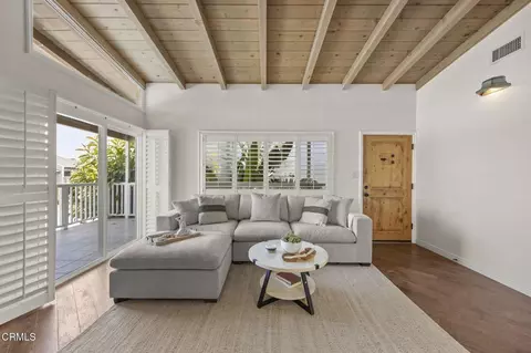 Living - 3715 Sunset Ln, Oxnard, CA 93035 photo 2 of 3