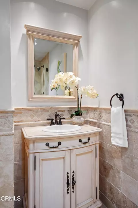 Bath - 3715 Sunset Ln, Oxnard, CA 93035 photo 2 of 6