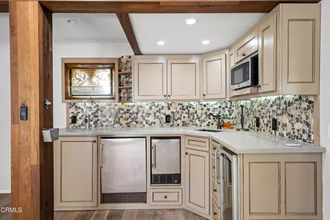 Kitchen - 3715 Sunset Ln, Oxnard, CA 93035 photo 4 of 4