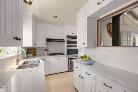 Kitchen - 3715 Sunset Ln, Oxnard, CA 93035 photo 3 of 6