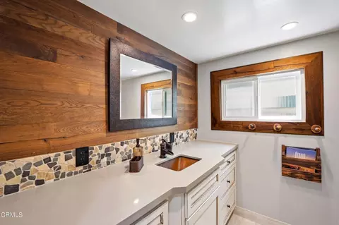 Bath - 3715 Sunset Ln, Oxnard, CA 93035 photo 5 of 6