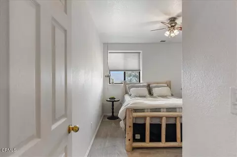Bedroom - 25900 Columbia Way, Tehachapi, CA 93561 photo 9 of 11