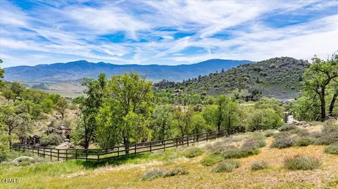 Exterior - 25900 Columbia Way, Tehachapi, CA 93561 photo 10 of 12