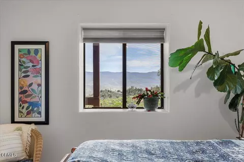 Bedroom - 25900 Columbia Way, Tehachapi, CA 93561 photo 8 of 11
