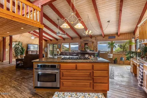 Kitchen - 25900 Columbia Way, Tehachapi, CA 93561 photo 2 of 4